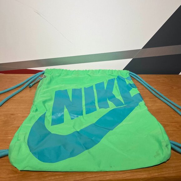 GOOD CONDITION~ Nike Gym Bag - Picture 1 of 5